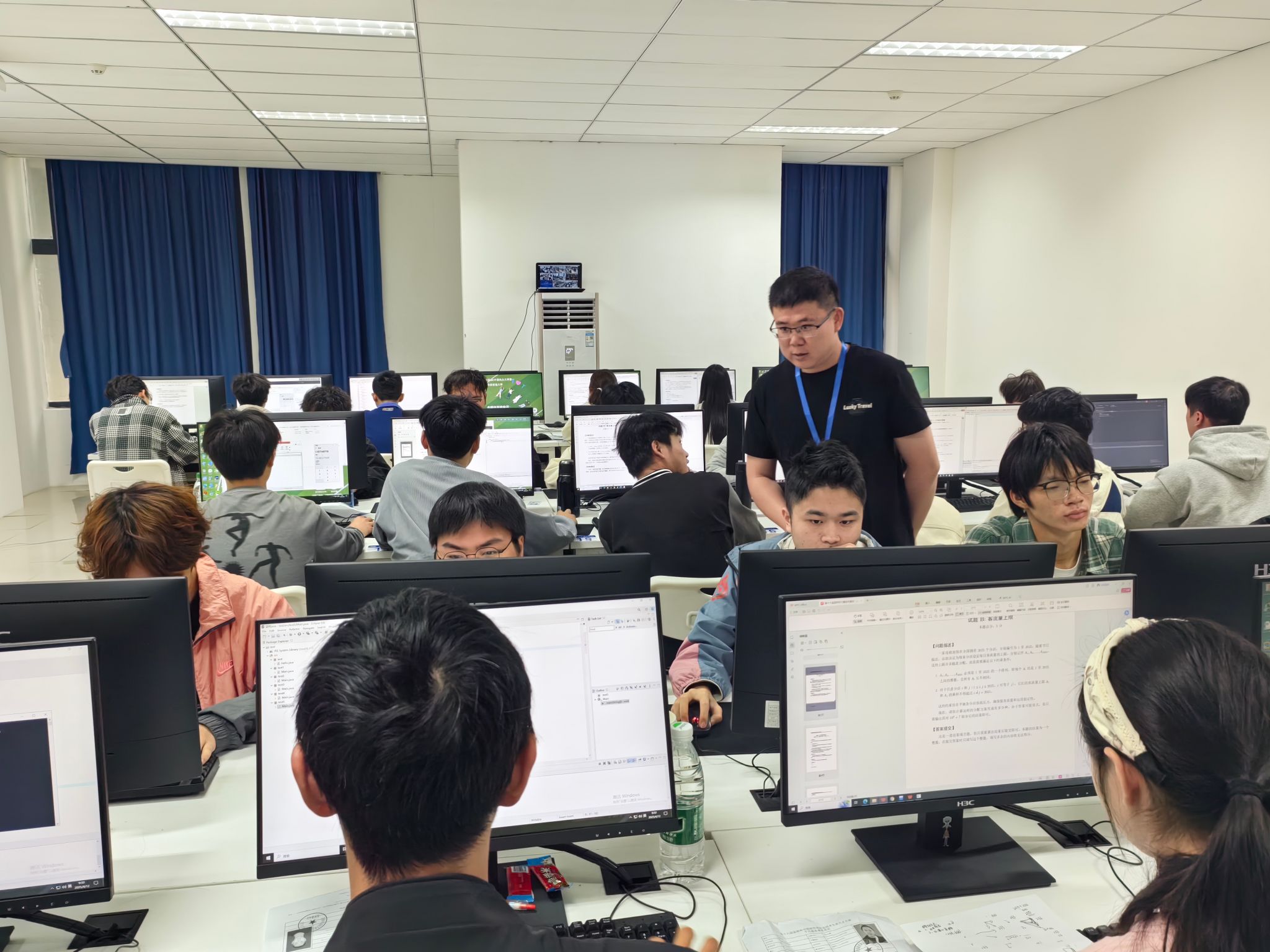 第十六屆藍(lán)橋杯省賽在重慶移通學(xué)院圓滿(mǎn)舉辦 雙校區(qū)聯(lián)動(dòng)，千余學(xué)子展信息科技風(fēng)采